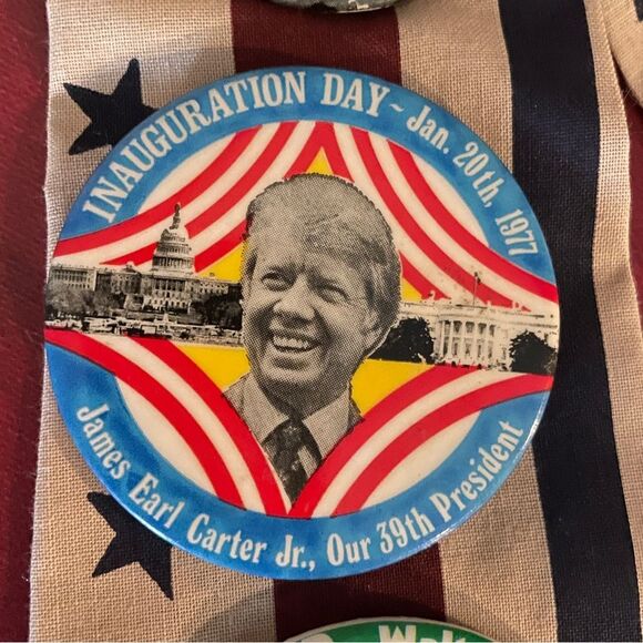 Patriotic Striped Tie with Vintage 1977 & 1980 Campaign  Buttons - Picture 7 of 8